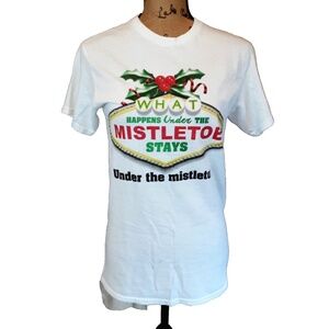 Christmas Cotton Graphic Tee Vegas "What Happens Under the Mistletoe..." Sz S